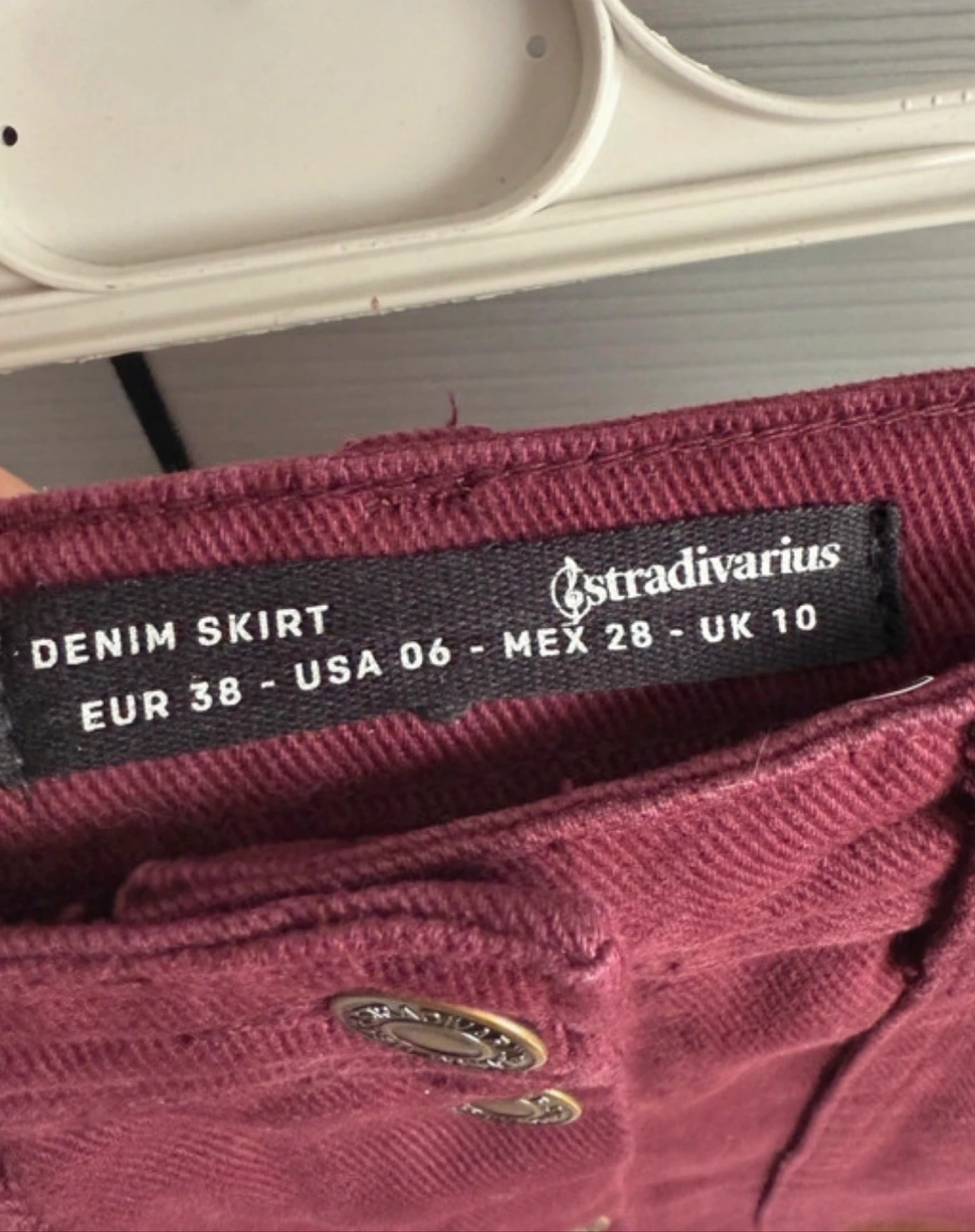 Bordeaux denim skirt from Stradivarius (Size 38) – photo 2